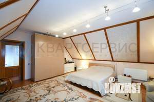 Коттедж 240м², 2-этажный, участок 10 сот.  