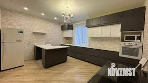 Коттедж 180м², 2-этажный, участок 8 сот.  