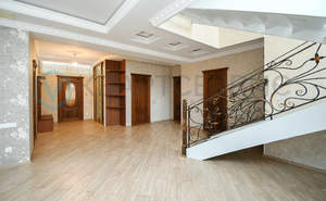 Дом 384м&sup2;, 3-этажный, участок 7 сот.  