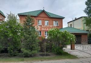 Дом 220м&sup2;, 3-этажный, участок 7 сот.  