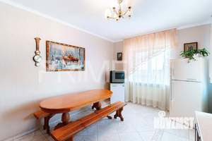Коттедж 346м², 3-этажный, участок 14 сот.  