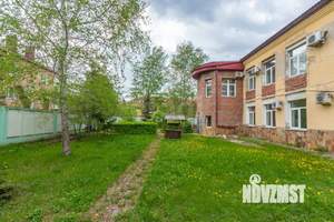 Дом 674м&sup2;, 2-этажный, участок 28 сот.  