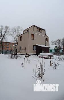 Дом 200м&sup2;, 3-этажный, участок 6 сот.  