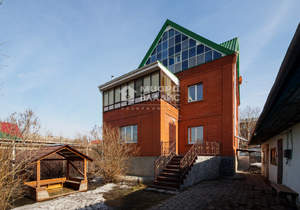 Дом 389м&sup2;, 3-этажный, участок 5 сот.  