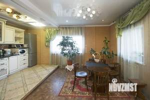 Дом 235м², 3-этажный, участок 6 сот.  