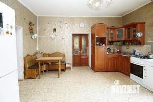 Дом 185м², 2-этажный, участок 4 сот.  