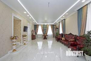 Дом 252м&sup2;, 2-этажный, участок 4 сот.  