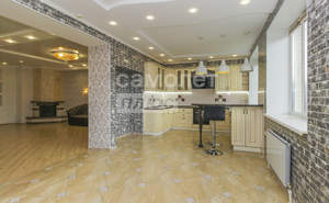 Дом 320м&sup2;, 2-этажный, участок 10 сот.  