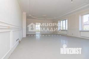 Дом 726м&sup2;, 3-этажный, участок 17 сот.  