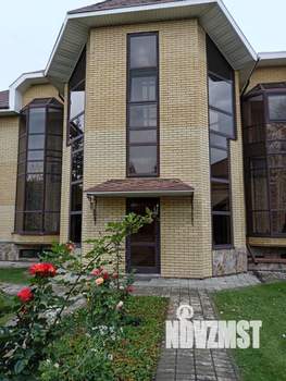 Коттедж 302м², 2-этажный, участок 20 сот.  