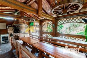 Дом 591м², 2-этажный, участок 18 сот.  