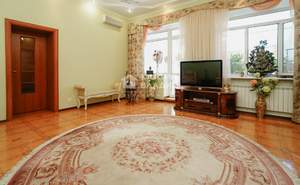 Дом 265м&sup2;, 2-этажный, участок 5 сот.  