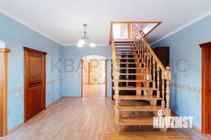Коттедж 244м², 3-этажный, участок 10 сот.  