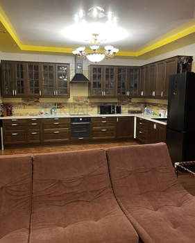 Дом 440м², 3-этажный, участок 6 сот.  