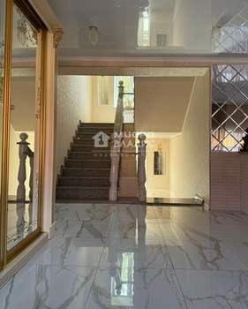 Дом 247м&sup2;, 2-этажный, участок 9 сот.  