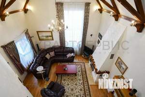 Коттедж 240м², 2-этажный, участок 10 сот.  