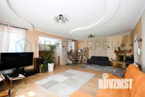 Коттедж 300м&sup2;, 3-этажный, участок 9 сот.  