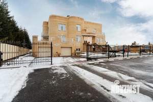 Коттедж 800м&sup2;, 3-этажный, участок 20 сот.  