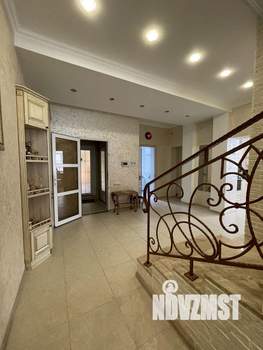 Коттедж 270м², 3-этажный, участок 9 сот.  