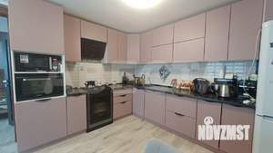 Дом 200м&sup2;, 2-этажный, участок 6 сот.  