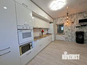 Дом 140м&sup2;, 2-этажный, участок 3 сот.  