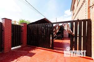 Дом 400м&sup2;, 3-этажный, участок 4 сот.  