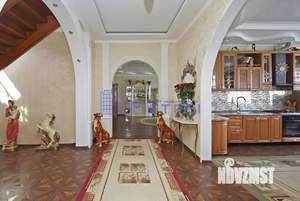 Дом 230м&sup2;, 2-этажный, участок 6 сот.  