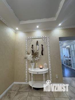 Коттедж 220м², 2-этажный, участок 5 сот.  