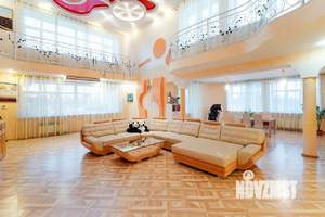 Коттедж 800м&sup2;, 3-этажный, участок 20 сот.  