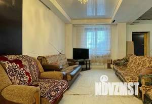 Коттедж 504м&sup2;, 3-этажный, участок 6 сот.  