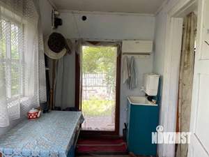 Дом 20м&sup2;, 2-этажный, участок 6 сот.  