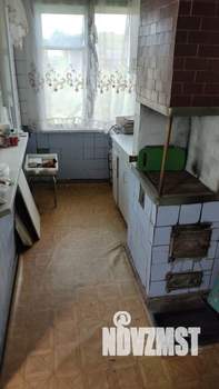 Дом 30м&sup2;, 2-этажный, участок 6 сот.  