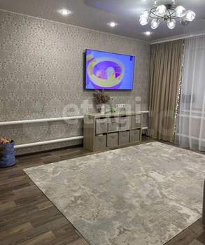 Дом 100м&sup2;, 2-этажный, участок 3 сот.  