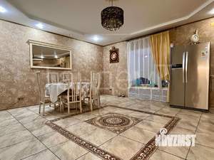 Коттедж 300м², 3-этажный, участок 6 сот.  