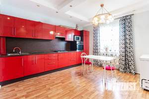 Дом 120м², 2-этажный, участок 6 сот.  