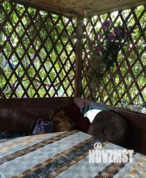 Дом 30м&sup2;, 2-этажный, участок 10 сот.  