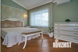 Таунхаус 300м&sup2;, 4-этажный, участок 1 сот.  