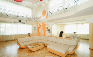 Дом 800м&sup2;, 3-этажный, участок 20 сот.  