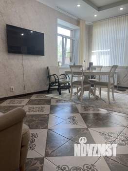 Коттедж 430м&sup2;, 3-этажный, участок 8 сот.  