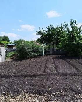 Дом 20м&sup2;, 2-этажный, участок 6 сот.  