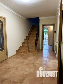 Дом 301м², 3-этажный, участок 2 сот.  