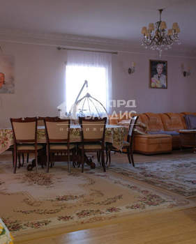 Дом 304м², 2-этажный, участок 8 сот.  