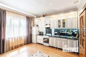 Коттедж 338м&sup2;, 2-этажный, участок 7 сот.  