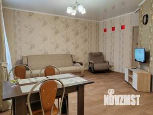 Студия квартира, посуточно, 38м2, 7/10 этаж