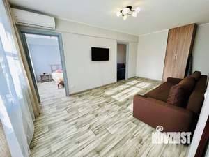 3-к квартира, посуточно, 54м2, 1/1 этаж