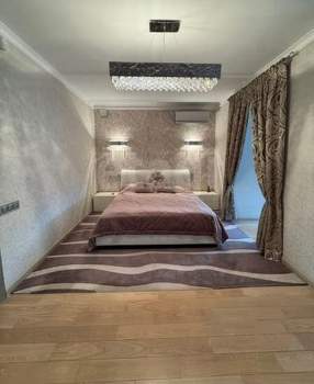4-к квартира, на длительный срок, 140м2, 4/10 этаж