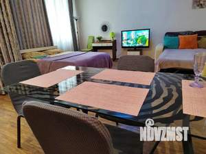 Студия квартира, посуточно, 40м2, 1/15 этаж