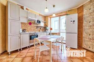 3-к квартира, посуточно, 82м2, 1/1 этаж