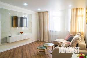 2-к квартира, посуточно, 62м2, 4/15 этаж