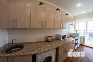 1-к квартира, посуточно, 40м2, 11/16 этаж